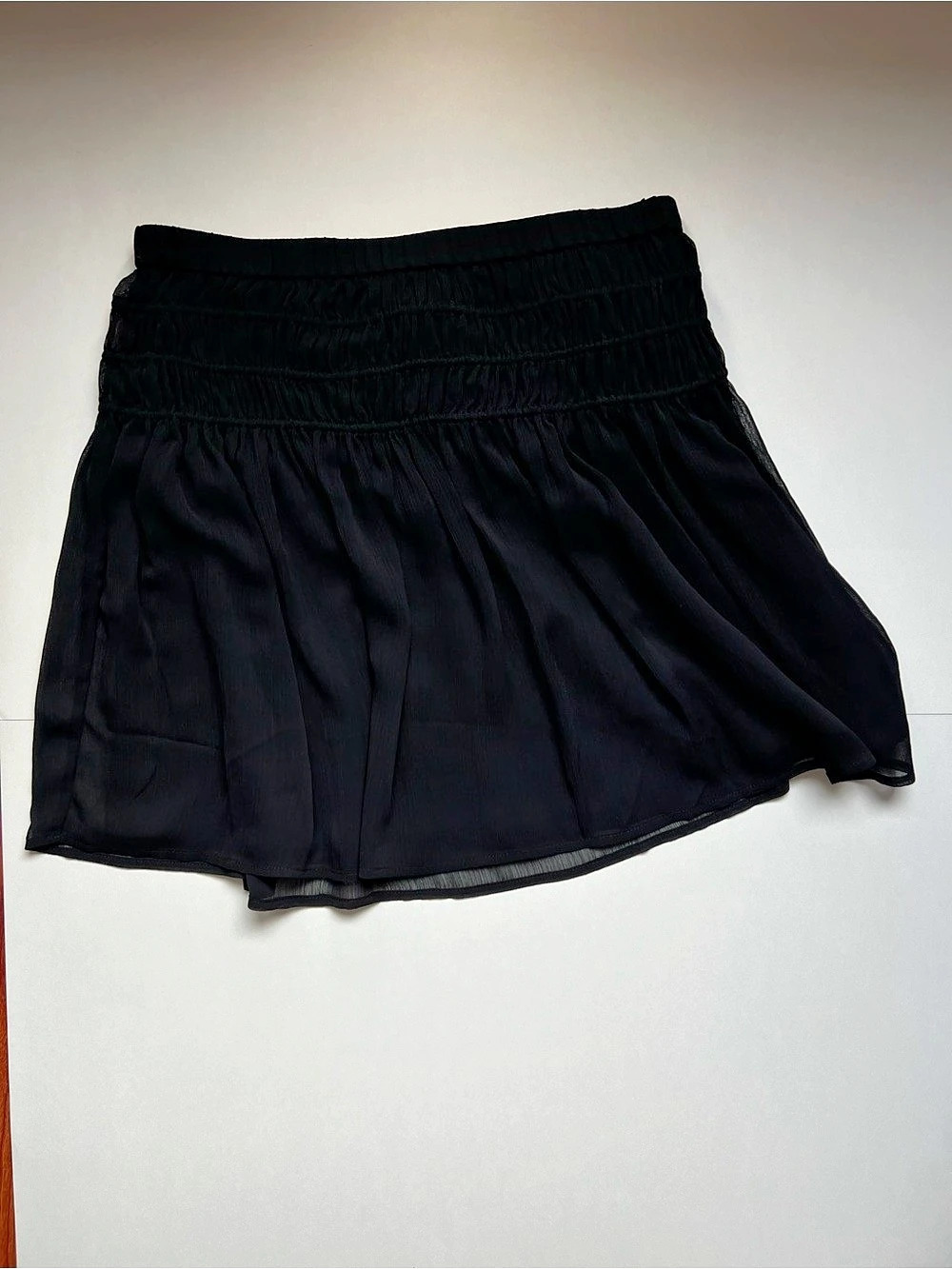 Banana Republic Black Pleated Mini Skirt Size Small